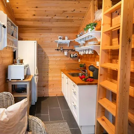 Holiday home Family With Shelter By Gautetjern *